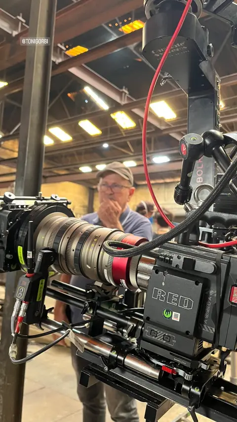 Eduardo Auricchio on set